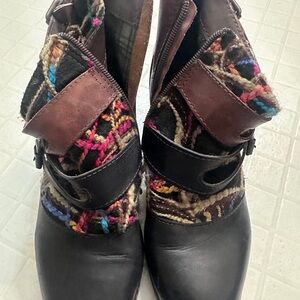 L'ATISTE Women's Black and Brown Ankle Boots